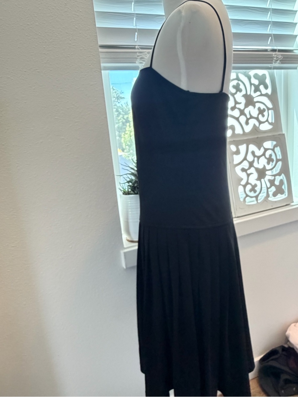 Pleated tennis dress - Picture 8 of 9
